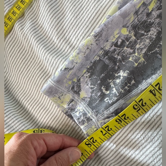 Women's Gray and White Patterned Leggings - Picture 7 of 12